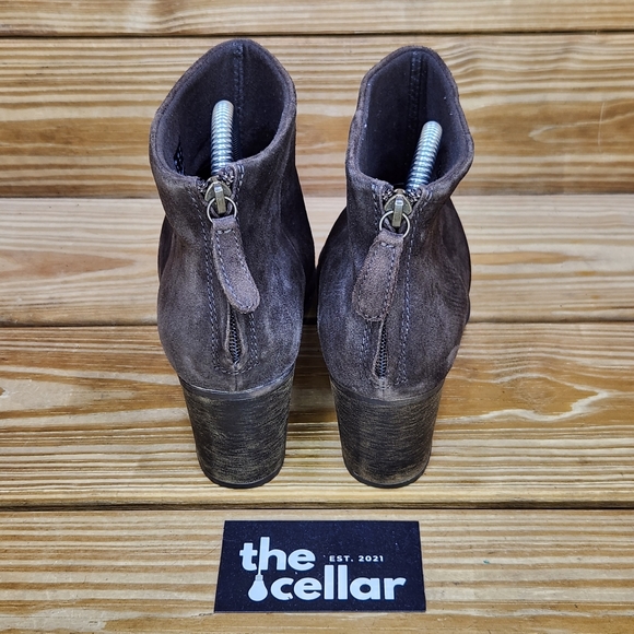 Clarks Womens 7.5 Ankle Booties Brown Suede Heeled Zip Up Boots - Picture 4 of 8